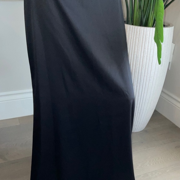 Full Length Black Satin Skirt with a slight train-Never worn still has tags - Picture 1 of 4